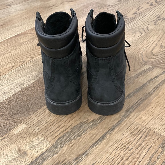 EUC Black Timberland Boots - Picture 4 of 7
